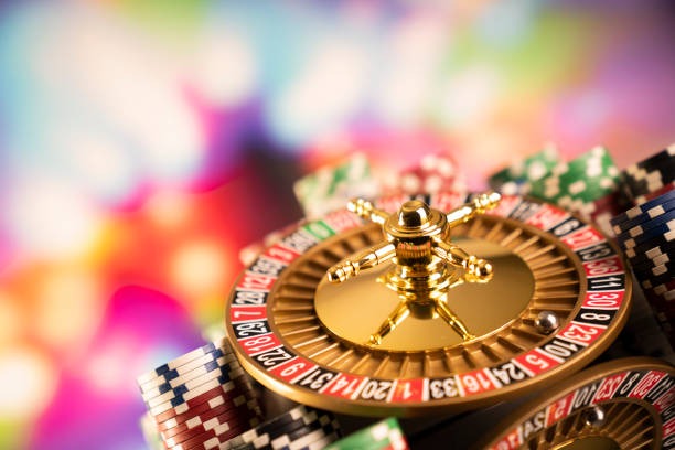 komandan live baccarat table showing player and banker hands with live dealer